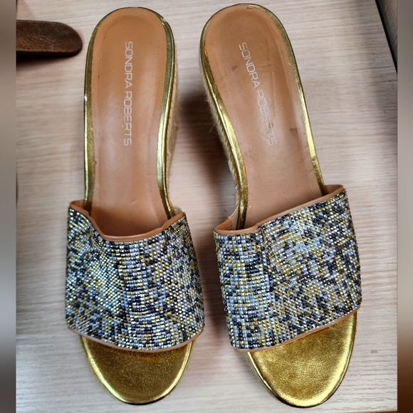 Sondra Roberts 4" Wedge Heeled Sandals Size 10 M  Beaded Front Jute Outsole. - Picture 1 of 8